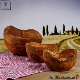 Schale aus Olivenholz mit Naturrand