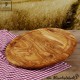 Round chopping board with juice groove
